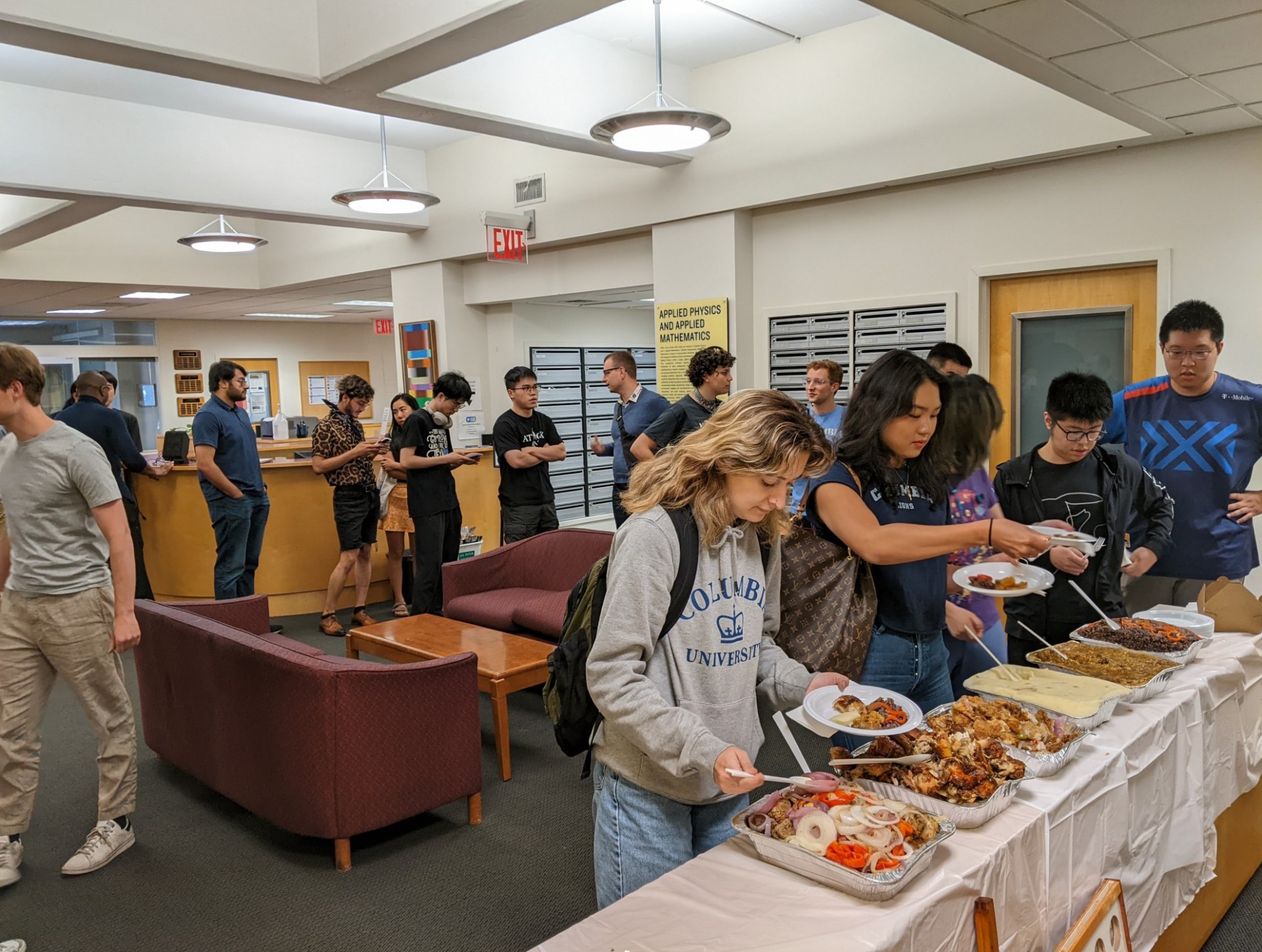 students eating great food
